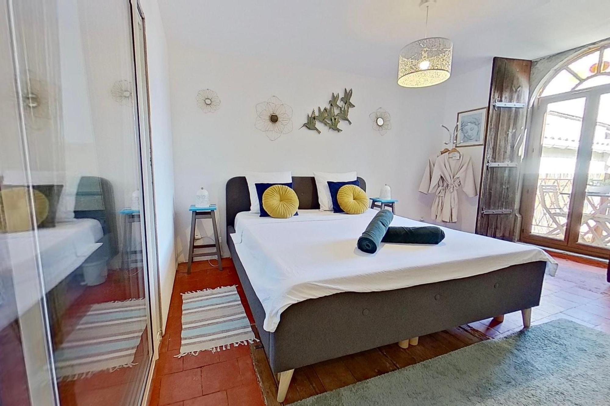 Bed and Breakfast Les 2 Droles D'Oiseaux Luc-sur-Orbieu Екстер'єр фото