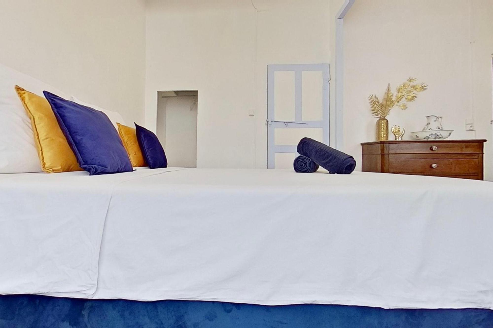Bed and Breakfast Les 2 Droles D'Oiseaux Luc-sur-Orbieu Екстер'єр фото