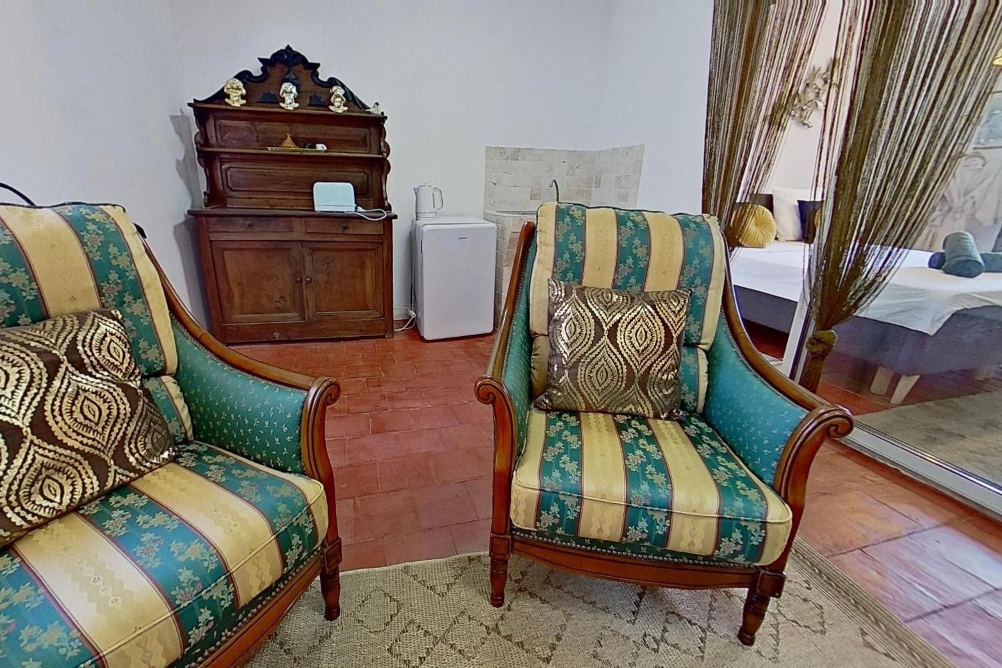 Bed and Breakfast Les 2 Droles D'Oiseaux Luc-sur-Orbieu Екстер'єр фото