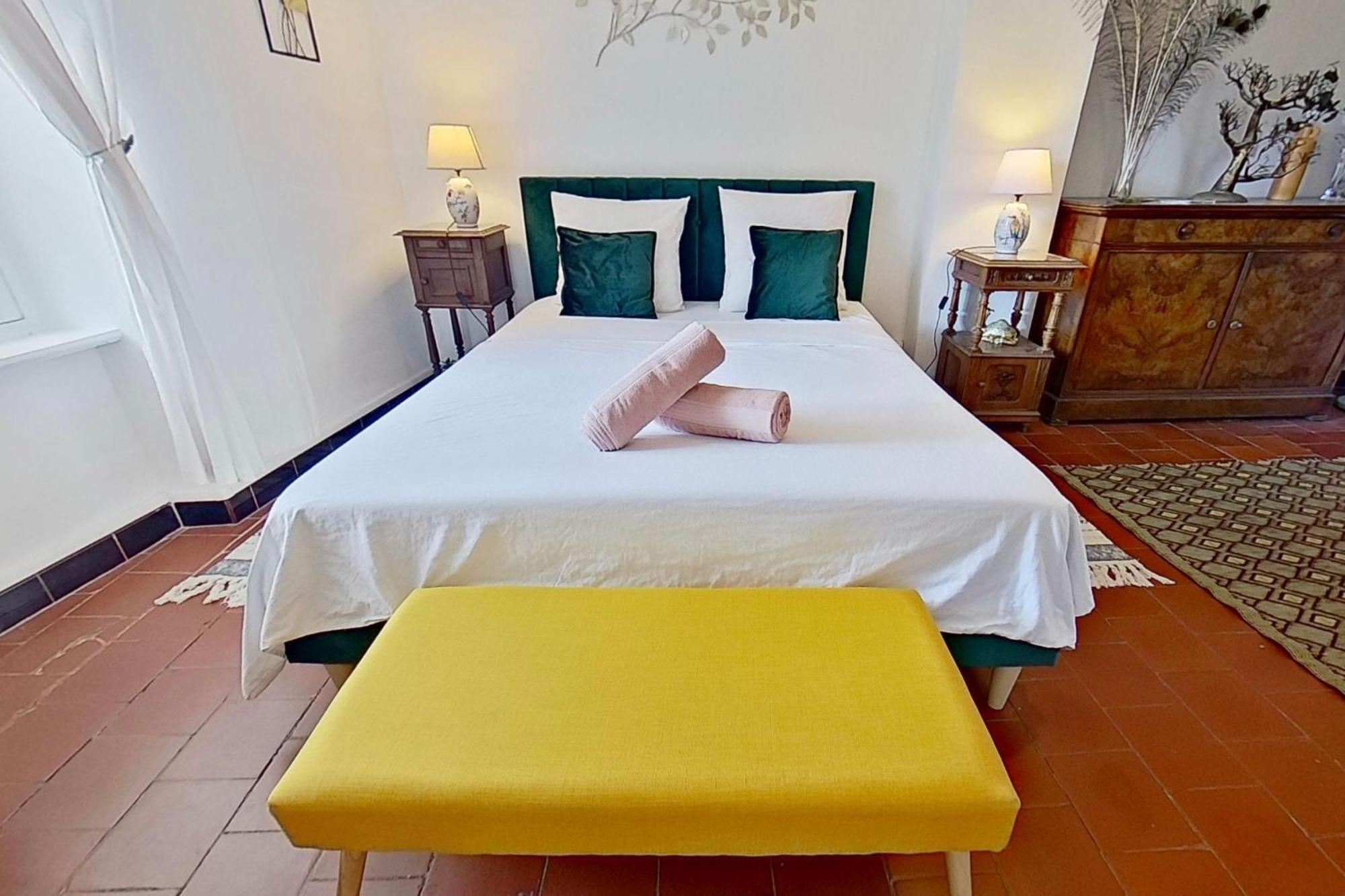 Bed and Breakfast Les 2 Droles D'Oiseaux Luc-sur-Orbieu Екстер'єр фото